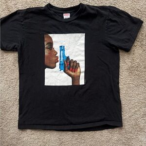 2021 Supreme water pistol black tee shirt size medium